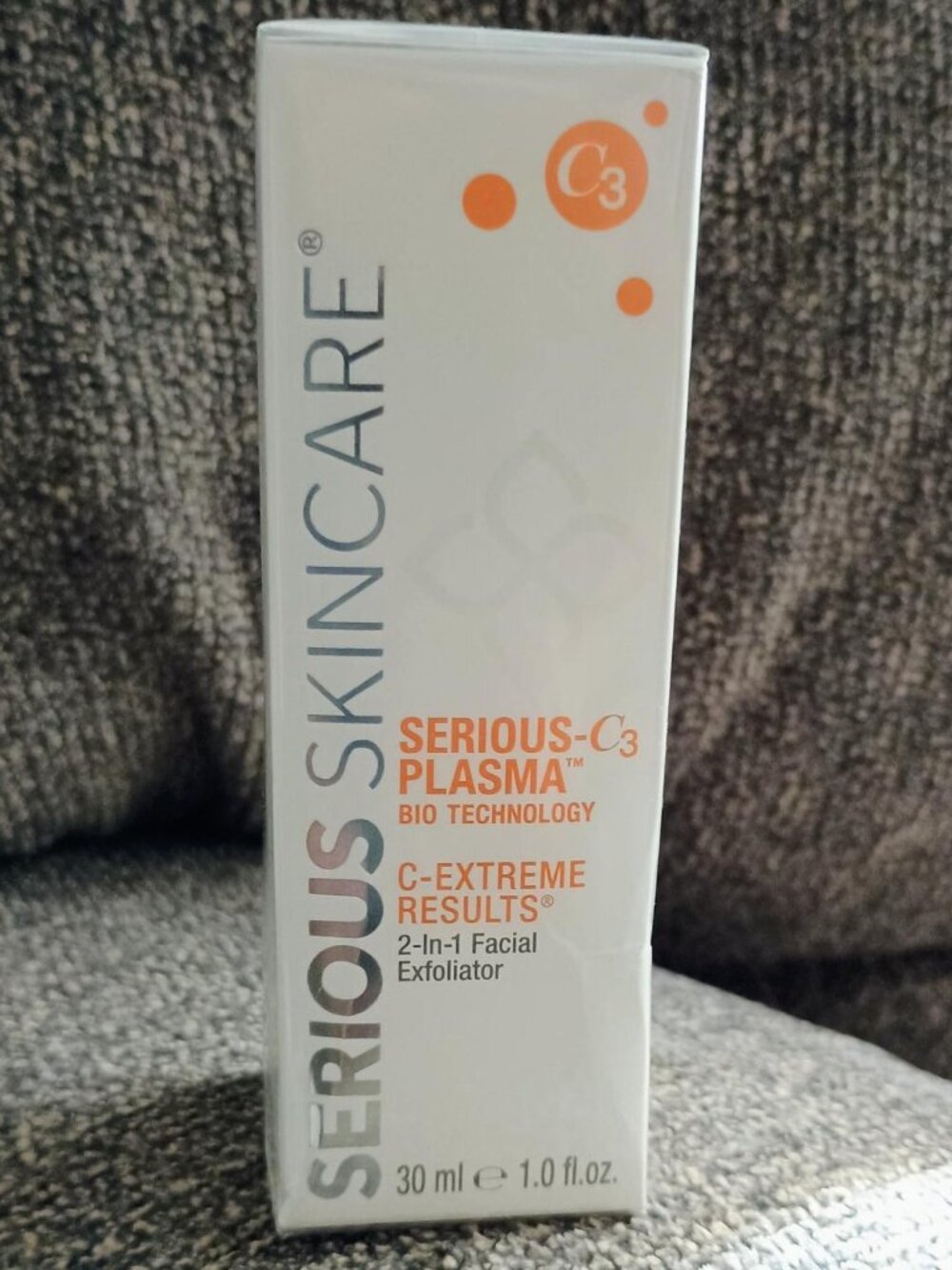 BNIB SERIOUS SKINCARE C-EXTREME 2-IN-1 FACIAL EXFOLIATOR